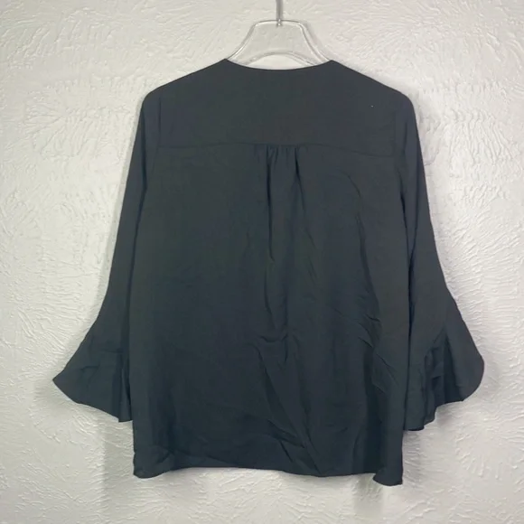 NWT Vince Camuto Black Ruffle Sleeve V-Neck Blouse Women's Size Petite M… - Picture 9 of 9